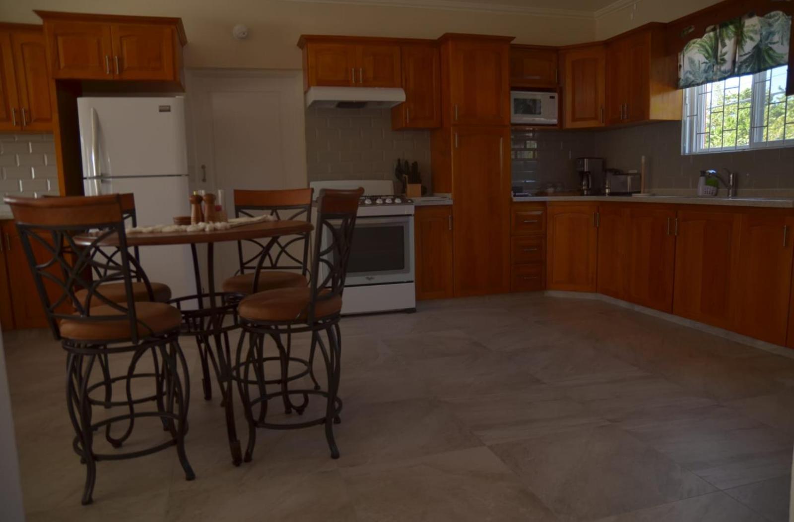 Ixoras Beach Apartments Saint Peter Rom bilde